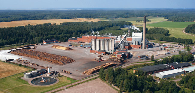 Flygbild över Nordic Paper Bäckhammars fabriksområde