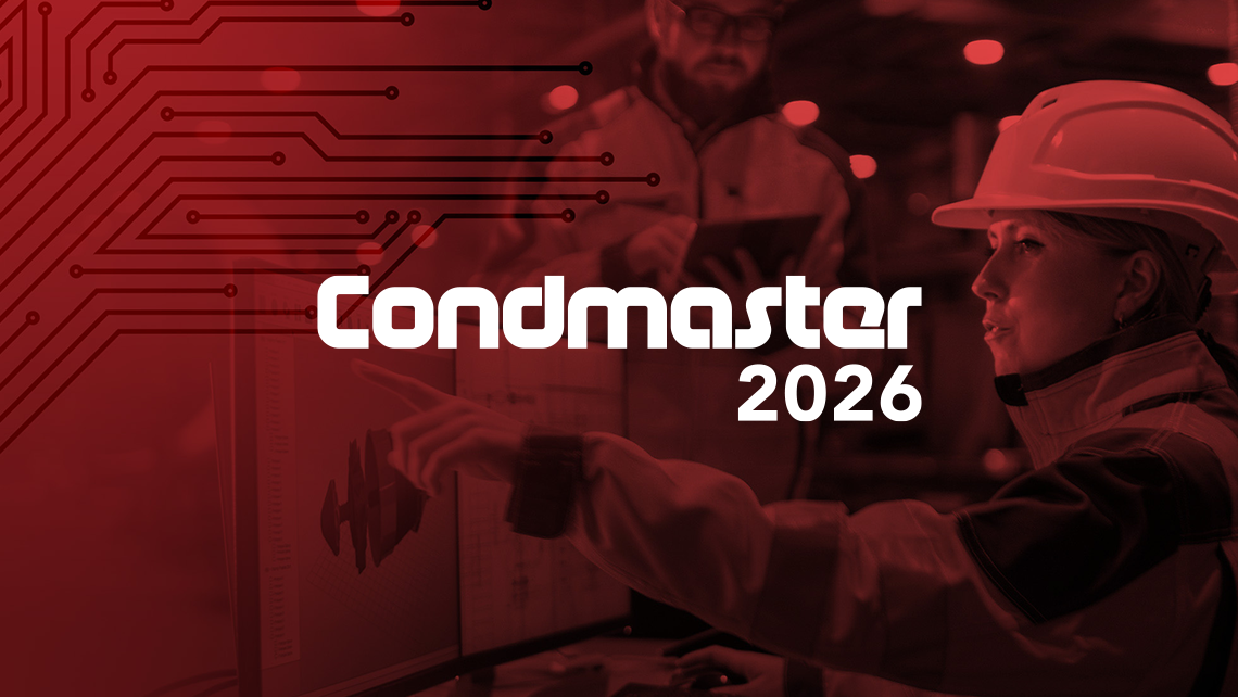 Condmaster-logotypen ovanpå en bild av en kvinna i arbetskläder och hjälm som pekar mot en skärm