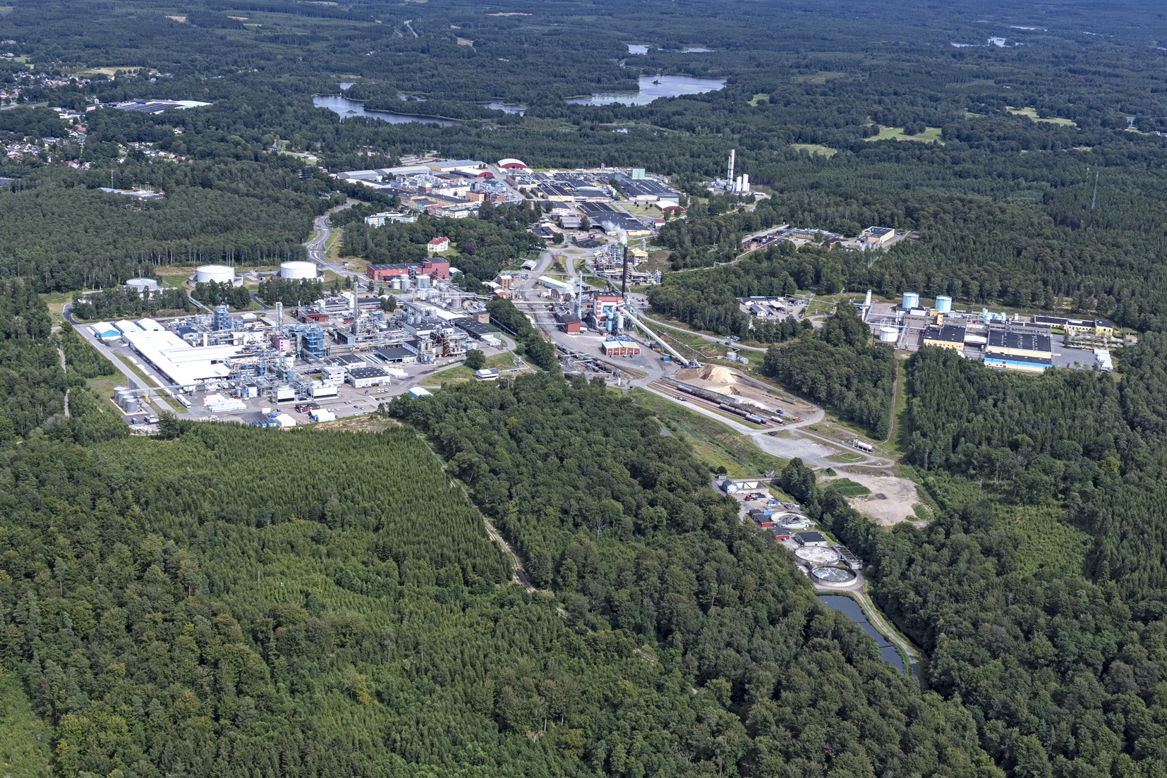 Flygfoto över Perstorps industripark med Perstorp Specialty Chemicals närmast.